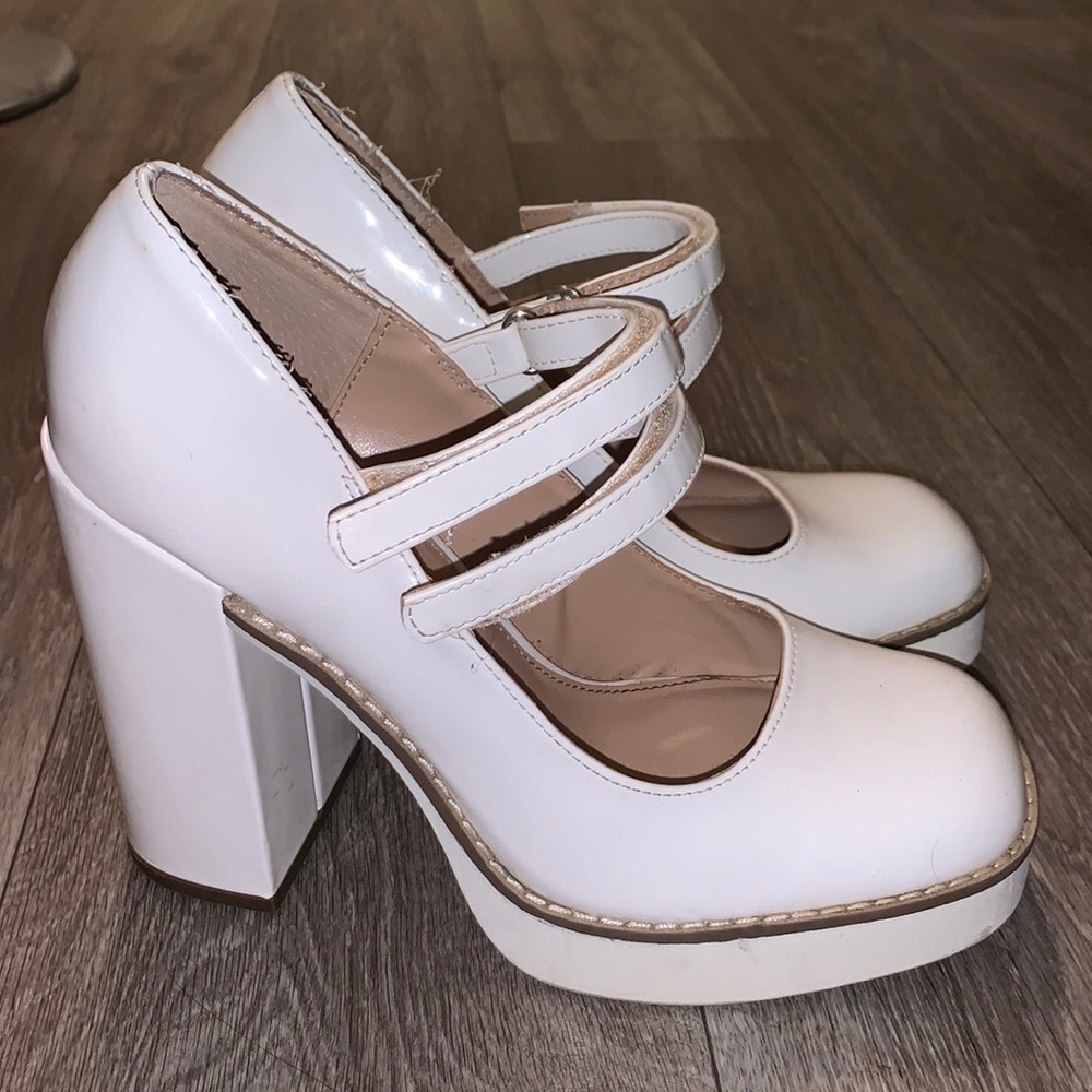 Steve Madden Twice Mary Jane Patent Platform Pump